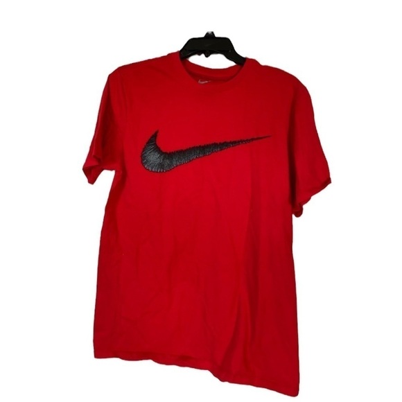 Nike Red Women’s Size Medium Tee - Picture 1 of 3